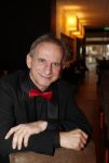 Den Haag 16 december 2019
De society lunch in hotel crown plaza . Johan Vlemmix kwam met een vriendin
