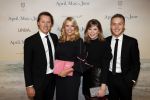 Amsterdam 16 december 2019
Premiere April may June in het deLamar theater met oa in de hoofdrollen Linda de Mol Elise Schaap en Tjitske Reidinga. Linda kwam met partner Jeroen Rietbergen en kinderen Noah Julian