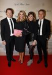 Amsterdam 16 december 2019
Premiere April may June in het deLamar theater met oa in de hoofdrollen Linda de Mol Elise Schaap en Tjitske Reidinga. Linda kwam met partner Jeroen Rietbergen en kinderen Noah Julian