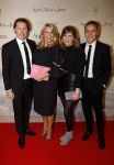 Amsterdam 16 december 2019
Premiere April may June in het deLamar theater met oa in de hoofdrollen Linda de Mol Elise Schaap en Tjitske Reidinga. Linda kwam met partner Jeroen Rietbergen en kinderen Noah Julian