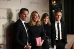 Amsterdam 16 december 2019
Premiere April may June in het deLamar theater met oa in de hoofdrollen Linda de Mol Elise Schaap en Tjitske Reidinga. Linda kwam met partner Jeroen Rietbergen en kinderen Noah Julian