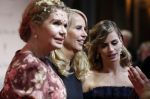 Amsterdam 16 december 2019
Premiere April may June in het deLamar theater met oa in de hoofdrollen Linda de Mol Elise Schaap en Tjitske Reidinga.