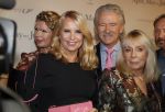 Amsterdam 16 december 2019
Premiere April may June in het deLamar theater met oa in de hoofdrollen Linda de Mol Elise Schaap en Tjitske Reidinga.