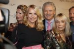Amsterdam 16 december 2019
Premiere April may June in het deLamar theater met oa in de hoofdrollen Linda de Mol Elise Schaap en Tjitske Reidinga.