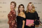 Amsterdam 16 december 2019
Premiere April may June in het deLamar theater met oa in de hoofdrollen Linda de Mol Elise Schaap en Tjitske Reidinga.