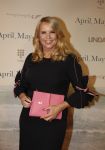 Amsterdam 16 december 2019
Premiere April may June in het deLamar theater met oa in de hoofdrollen Linda de Mol Elise Schaap en Tjitske Reidinga.