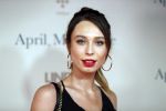 Amsterdam 16 december 2019
Premiere April may June in het deLamar theater met oa in de hoofdrollen Linda de Mol Elise Schaap en Tjitske Reidinga. Loiza lamers kwam met een vriendin