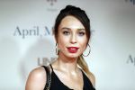 Amsterdam 16 december 2019
Premiere April may June in het deLamar theater met oa in de hoofdrollen Linda de Mol Elise Schaap en Tjitske Reidinga. Loiza lamers kwam met een vriendin