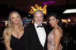 Amsterdam 12 december 2019
Luxury fair LXRY in de rai.Mark Teurlings met twee dames
