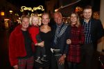 Noordwijk 13 decemnber 2019
Martien Meiland, moeder Erica, dochter Maxime, kleindochter Claire en dochter Montana tijdens de presentatie van de nieuwe wijncollectie van de familie Meiland. De bekende tv-familie brengt drie wijnen uit, onder de naam La Famille Meiland