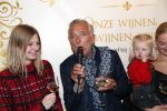 Noordwijk 13 decemnber 2019
Martien Meiland, moeder Erica, dochter Maxime, kleindochter Claire en dochter Montana tijdens de presentatie van de nieuwe wijncollectie van de familie Meiland. De bekende tv-familie brengt drie wijnen uit, onder de naam La Famille Meiland