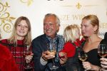 Noordwijk 13 decemnber 2019
Martien Meiland, moeder Erica, dochter Maxime, kleindochter Claire en dochter Montana tijdens de presentatie van de nieuwe wijncollectie van de familie Meiland. De bekende tv-familie brengt drie wijnen uit, onder de naam La Famille Meiland