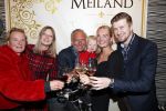 Noordwijk 13 decemnber 2019
Martien Meiland, moeder Erica, dochter Maxime, kleindochter Claire en dochter Montana tijdens de presentatie van de nieuwe wijncollectie van de familie Meiland. De bekende tv-familie brengt drie wijnen uit, onder de naam La Famille Meiland