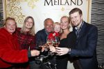 Noordwijk 13 decemnber 2019
Martien Meiland, moeder Erica, dochter Maxime, kleindochter Claire en dochter Montana tijdens de presentatie van de nieuwe wijncollectie van de familie Meiland. De bekende tv-familie brengt drie wijnen uit, onder de naam La Famille Meiland