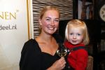 Noordwijk 13 decemnber 2019
Martien Meiland, moeder Erica, dochter Maxime, kleindochter Claire en dochter Montana tijdens de presentatie van de nieuwe wijncollectie van de familie Meiland. De bekende tv-familie brengt drie wijnen uit, onder de naam La Famille Meiland