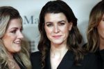 Amsterdam 16 december 2019
Premiere April may June in het deLamar theater met oa in de hoofdrollen Linda de Mol Elise Schaap en Tjitske Reidinga. Merel Westrik kwam met haar zus en een vriendin