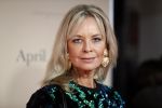 Amsterdam 16 december 2019
Premiere April may June in het deLamar theater met oa in de hoofdrollen Linda de Mol Elise Schaap en Tjitske Reidinga. model