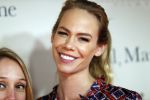 Amsterdam 16 december 2019
Premiere April may June in het deLamar theater met oa in de hoofdrollen Linda de Mol Elise Schaap en Tjitske Reidinga. Nicolette Kluijver