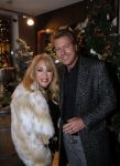 Noordwijk 13 decemnber 2019
Martien Meiland, moeder Erica, dochter Maxime, kleindochter Claire en dochter Montana tijdens de presentatie van de nieuwe wijncollectie van de familie Meiland. De bekende tv-familie brengt drie wijnen uit, onder de naam La Famille Meiland. Patricia Paay kwam met haar man Robert Hinfelaar
