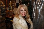 Noordwijk 13 decemnber 2019
Martien Meiland, moeder Erica, dochter Maxime, kleindochter Claire en dochter Montana tijdens de presentatie van de nieuwe wijncollectie van de familie Meiland. De bekende tv-familie brengt drie wijnen uit, onder de naam La Famille Meiland. Patricia Paay kwam met haar man Robert Hinfelaar