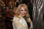 Noordwijk 13 decemnber 2019
Martien Meiland, moeder Erica, dochter Maxime, kleindochter Claire en dochter Montana tijdens de presentatie van de nieuwe wijncollectie van de familie Meiland. De bekende tv-familie brengt drie wijnen uit, onder de naam La Famille Meiland. Patricia Paay kwam met haar man Robert Hinfelaar