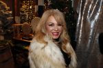 Noordwijk 13 decemnber 2019
Martien Meiland, moeder Erica, dochter Maxime, kleindochter Claire en dochter Montana tijdens de presentatie van de nieuwe wijncollectie van de familie Meiland. De bekende tv-familie brengt drie wijnen uit, onder de naam La Famille Meiland. Patricia Paay kwam met haar man Robert Hinfelaar