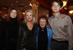 Amsterdam 19 december 2019
Premiere kerstcircus in Carre. Pernille la Lau met moeder en haar kinderen