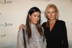 Amsterdam 16 december 2019
Premiere April may June in het deLamar theater met oa in de hoofdrollen Linda de Mol Elise Schaap en Tjitske Reidinga. Renee Bosveld met een vriendin
