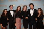 Amsterdam 9 december 2019
Premiere huisvrouwen bestaan niet deel II in tuschinski. Rick Engelkes met zijn vriendin Marie Claire Noorlander en hun kinderen