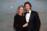 Amsterdam 9 december 2019
Premiere huisvrouwen bestaan niet deel II in tuschinski. Rick Engelkes met zijn vriendin Marie Claire Noorlander en hun kinderen