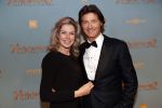 Amsterdam 9 december 2019
Premiere huisvrouwen bestaan niet deel II in tuschinski. Rick Engelkes met zijn vriendin Marie Claire Noorlander en hun kinderen