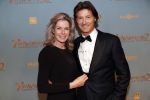 Amsterdam 9 december 2019
Premiere huisvrouwen bestaan niet deel II in tuschinski. Rick Engelkes met zijn vriendin Marie Claire Noorlander en hun kinderen