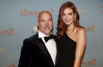 Amsterdam 9 december 2019
Premiere huisvrouwen bestaan niet deel II in tuschinski.
Rob Kamphues met zijn nieuwe vriendin Anne Arendshorst