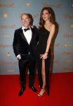 Amsterdam 9 december 2019
Premiere huisvrouwen bestaan niet deel II in tuschinski.
Rob Kamphues met zijn nieuwe vriendin Anne Arendshorst