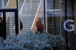 Amsterdam 12 december 2019
Bridget Maasland heeft rechtszaak aangespannen tegen weekblad Prive/ de telegraaf ivm een artikel daarin. Peter R de Vries en zijn zoon Royce de Vries zijn aanwezig aangezien Royce de advocaat van Bridget is.