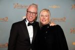 Amsterdam 9 december 2019
Premiere huisvrouwen bestaan niet deel II in tuschinski. Rudolf v Veen met vrouw
