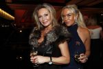 Amsterdam 12 december 2019
Luxury fair LXRY in de rai. Sandra Masmeijer met dochter en schoonzoon