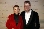 Amsterdam 16 december 2019
Premiere April may June in het deLamar theater met oa in de hoofdrollen Linda de Mol Elise Schaap en Tjitske Reidinga. Saskia Noort kwam met Jan Heemskerk