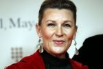 Amsterdam 16 december 2019
Premiere April may June in het deLamar theater met oa in de hoofdrollen Linda de Mol Elise Schaap en Tjitske Reidinga. Saskia Noort kwam met Jan Heemskerk