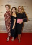 Amsterdam 16 december 2019
Premiere April may June in het deLamar theater met oa in de hoofdrollen Linda de Mol Elise Schaap en Tjitske Reidinga. Tjitske kwam met haar zoon