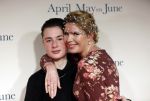 Amsterdam 16 december 2019
Premiere April may June in het deLamar theater met oa in de hoofdrollen Linda de Mol Elise Schaap en Tjitske Reidinga. Tjitske kwam met haar zoon
