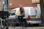 Amsterdam 21 december 2019
Tom Egbers op de fiets in Amsterdam zuid
