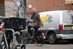 Amsterdam 21 december 2019
Tom Egbers op de fiets in Amsterdam zuid