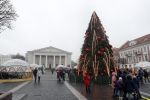 Vilnius 7 december 2019
Bonnie Horbach gaat met haar dochter tennissen. Bonnie is de Nederlandse ambassadeur in Vilnius in Litouwen . Je hebt daar de ambassade en Bonnie woont in een groot huis in het park van Vilnius.
