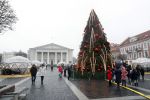 Vilnius 7 december 2019
Bonnie Horbach gaat met haar dochter tennissen. Bonnie is de Nederlandse ambassadeur in Vilnius in Litouwen . Je hebt daar de ambassade en Bonnie woont in een groot huis in het park van Vilnius.