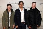 Amsterdam 16 december 2019
Premiere April may June in het deLamar theater met oa in de hoofdrollen Linda de Mol Elise Schaap en Tjitske Reidinga. Vincent Croiset kwam met zijn zoon en een vriendje