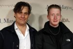 Amsterdam 16 december 2019
Premiere April may June in het deLamar theater met oa in de hoofdrollen Linda de Mol Elise Schaap en Tjitske Reidinga. Vincent Croiset kwam met zijn zoon en een vriendje