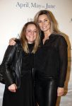 Amsterdam 16 december 2019
Premiere April may June in het deLamar theater met oa in de hoofdrollen Linda de Mol Elise Schaap en Tjitske Reidinga. Vivian Slingerland met een vriendin