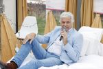 Amsterdam 20 december 2020
Ben Cramer zingt vanuit bed in het Mandelahuisje .