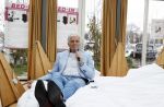 Amsterdam 20 december 2020
Ben Cramer zingt vanuit bed in het Mandelahuisje .